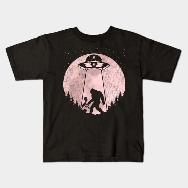 Bigfoot Ufo Abduction aliens Kids T-Shirt by Tesszero